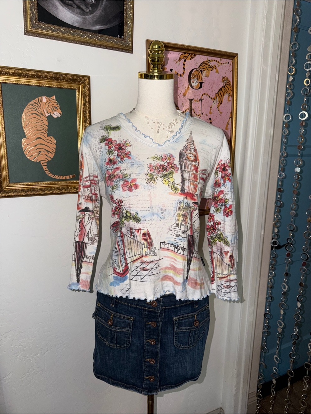 Vintage Y2K Euro Floral London Print Long-Sleeve Top - White